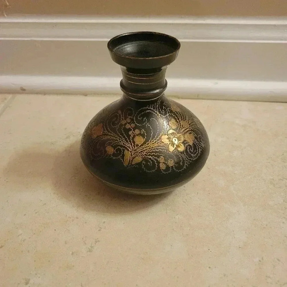 Vintage Vase Carved Black Brass Metal Vase with Floral Gold - Picture 1 of 5